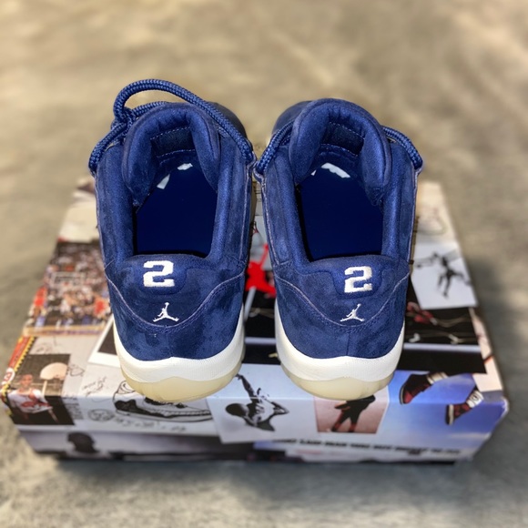 Air Jordan 11 Retro Low ‘Derek Jeter Re2pects’ - Picture 4 of 4